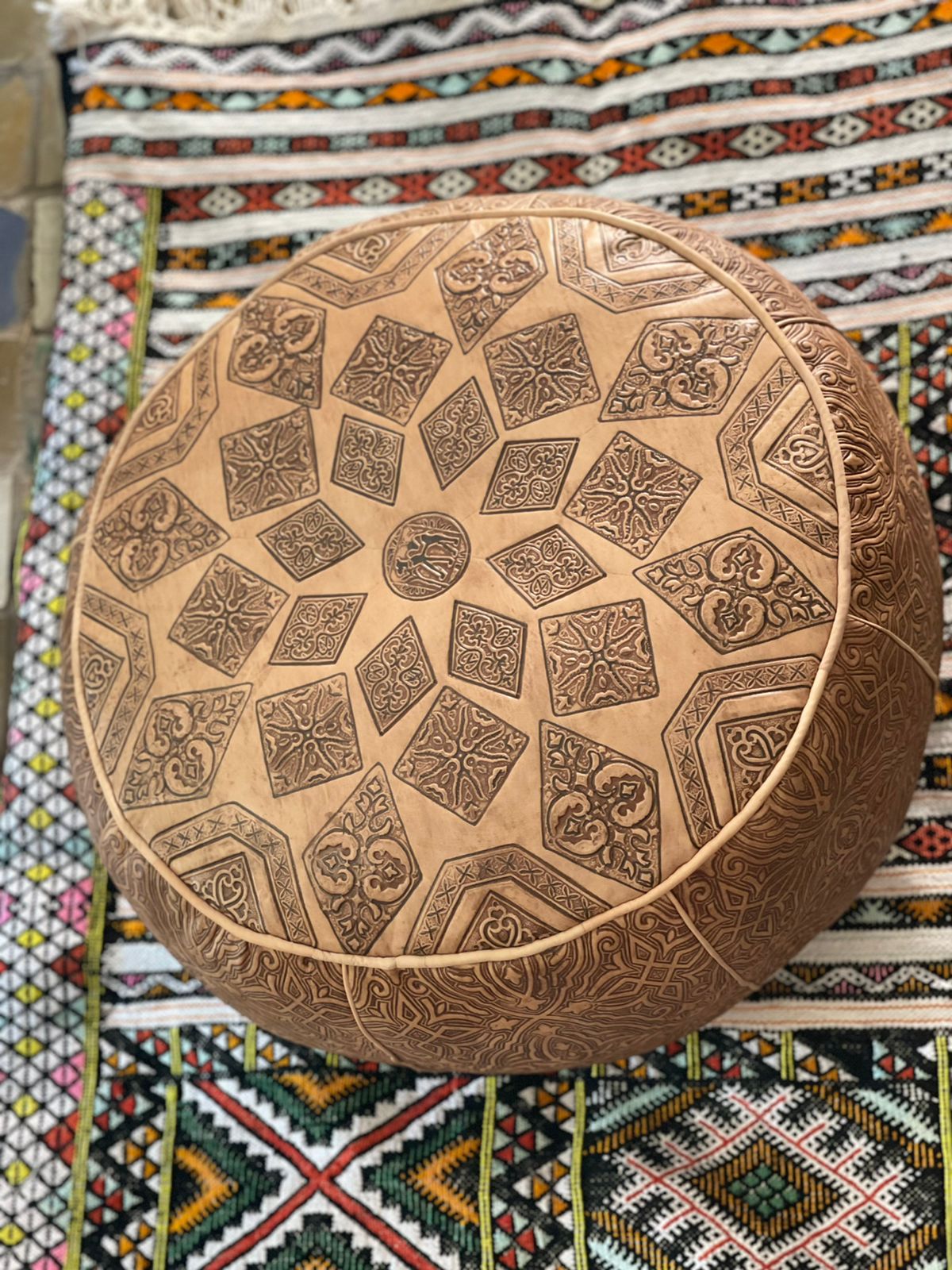 Pouf marron Geo