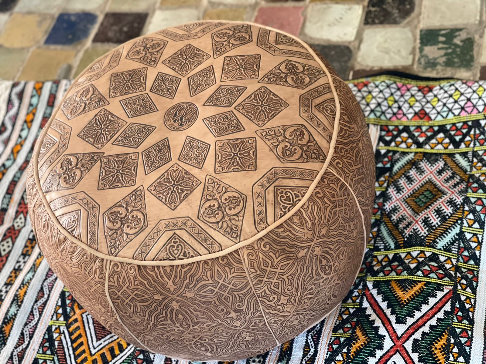 Pouf marron Geo