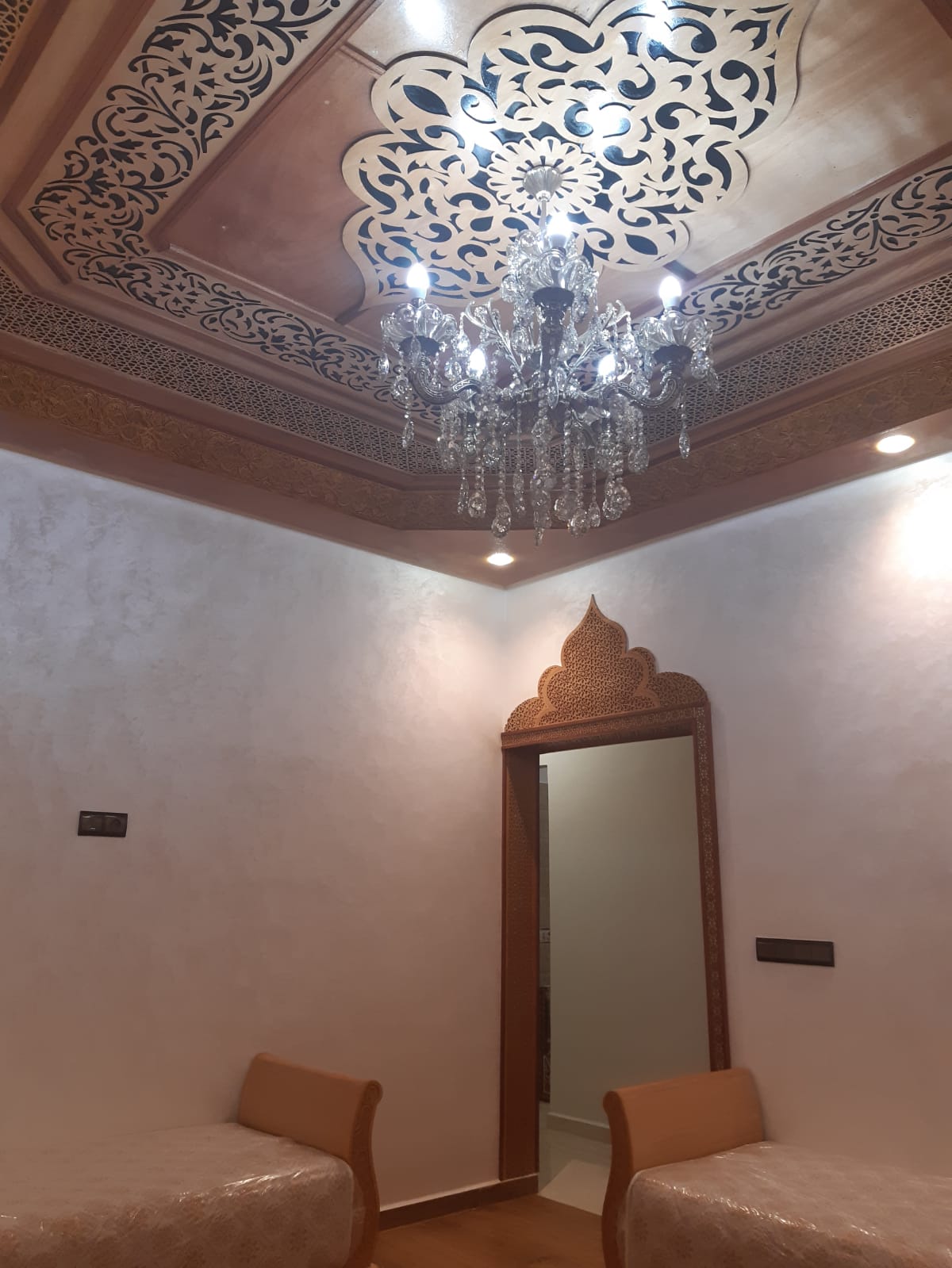 Plafond en bois artisanal pour salon (Prix en m²)