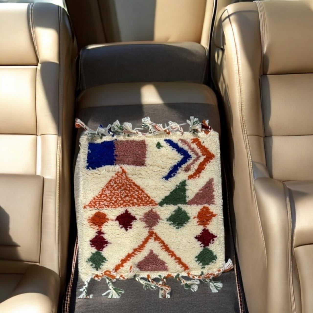 Tapis Berbère Traditionnel – Tissé à la Main