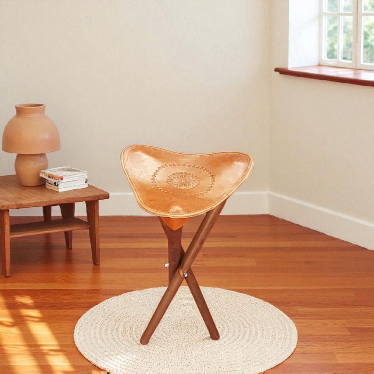 Tabouret artisanal pliable en cuir