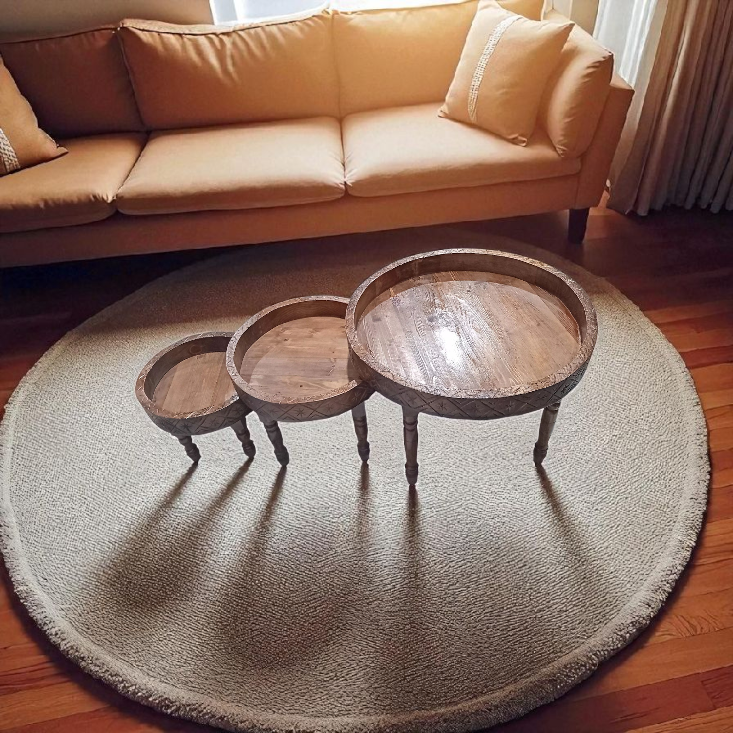 Série de tables en bois naturel