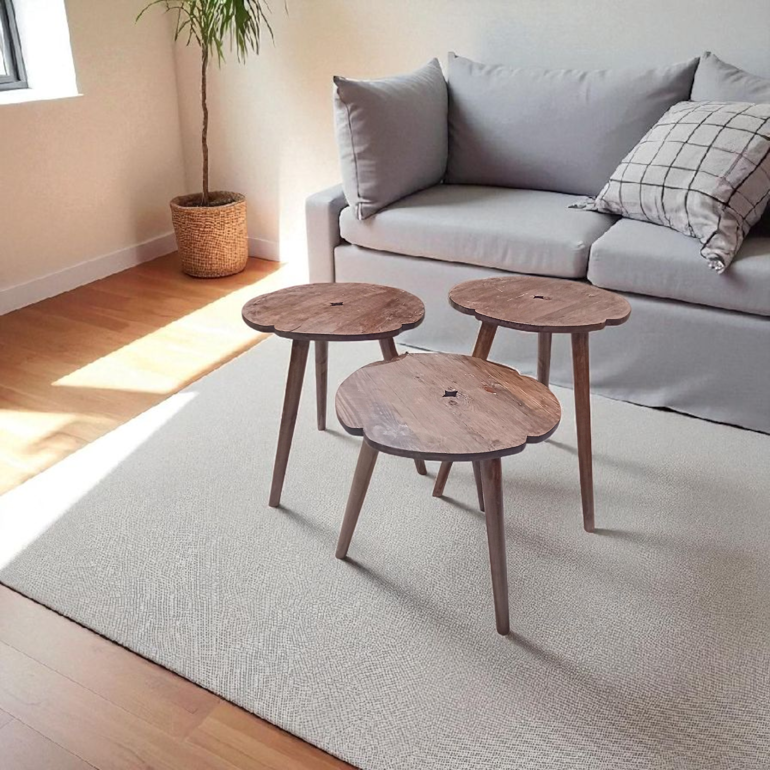 Série de 3 tables en bois massif
