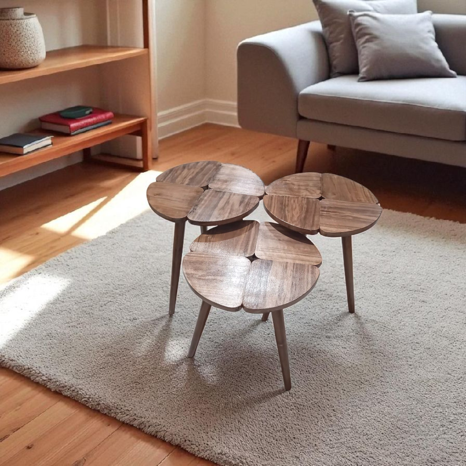 Série de 3 tables rondes en bois finition noyer