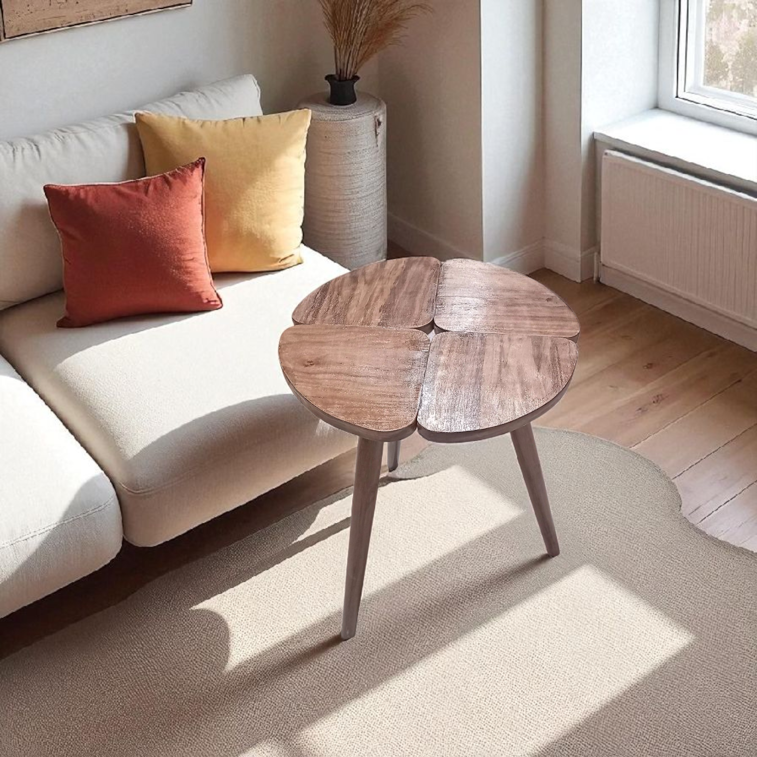 Série de 3 tables rondes en bois finition noyer