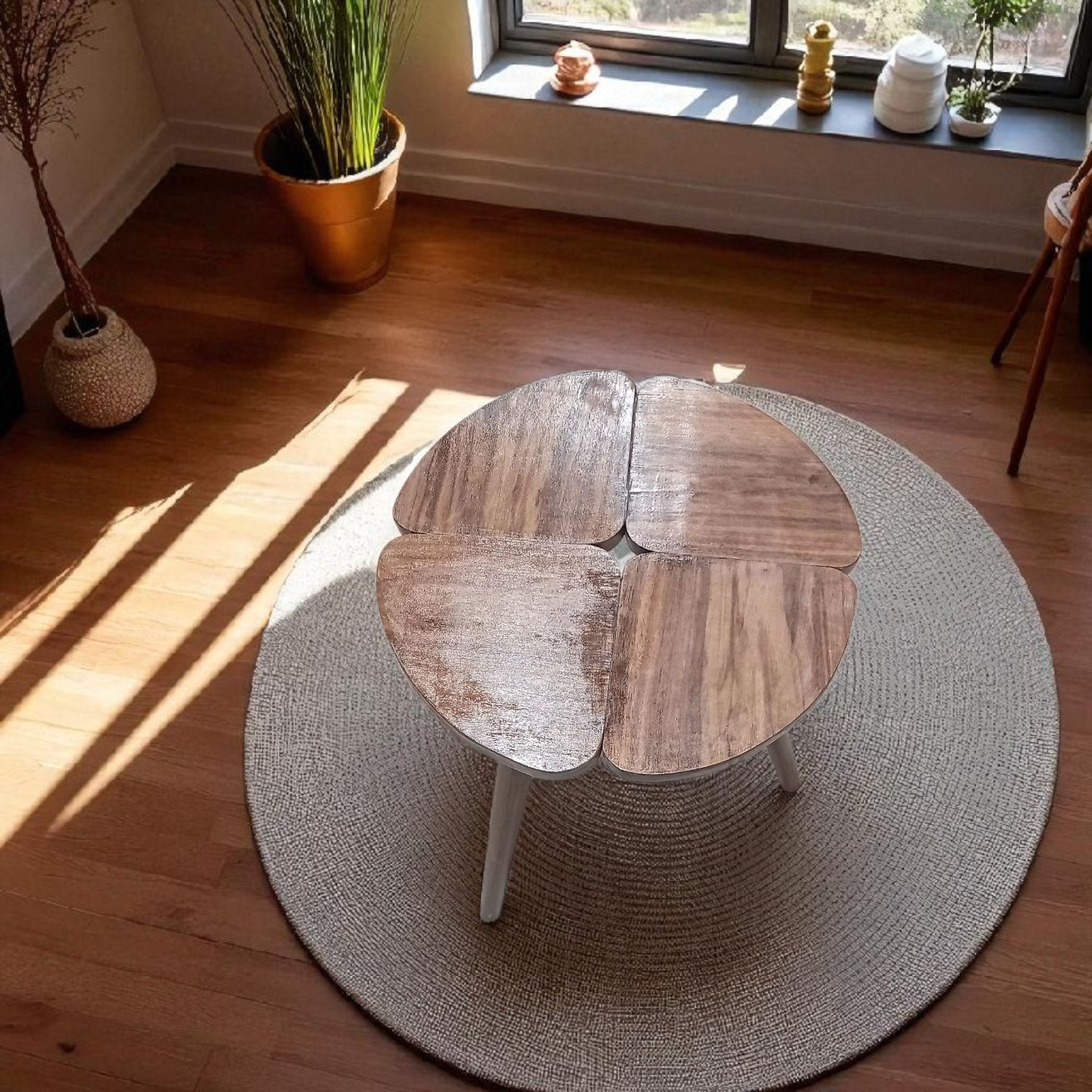 Série de 3 tables rondes en bois finition noyer