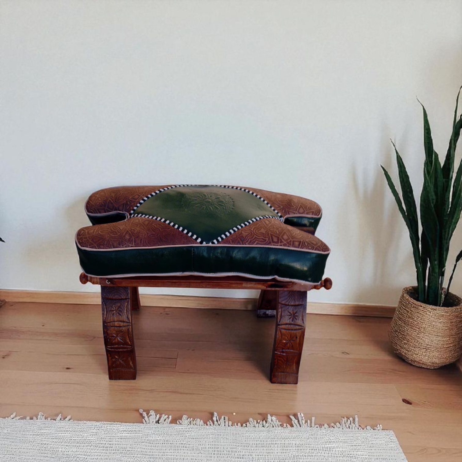 Tabouret pliable en bois avec pouf en cuir