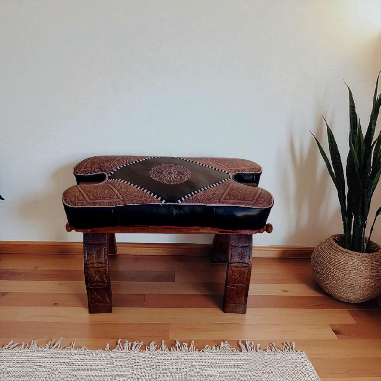 Tabouret pliable en bois avec pouf en cuir