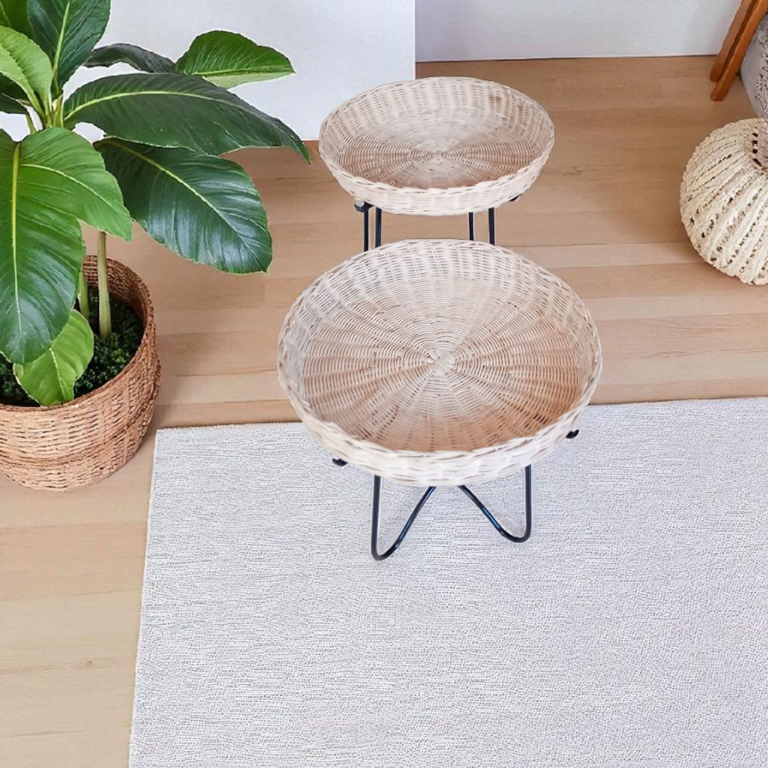 Duo de tables en rotin tressé naturel