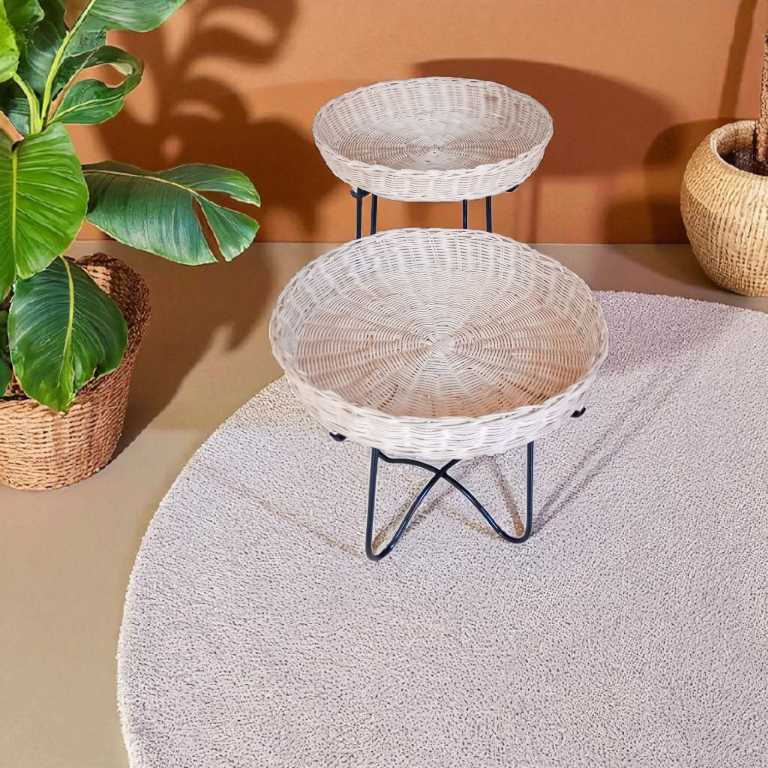 Duo de tables en rotin tressé naturel