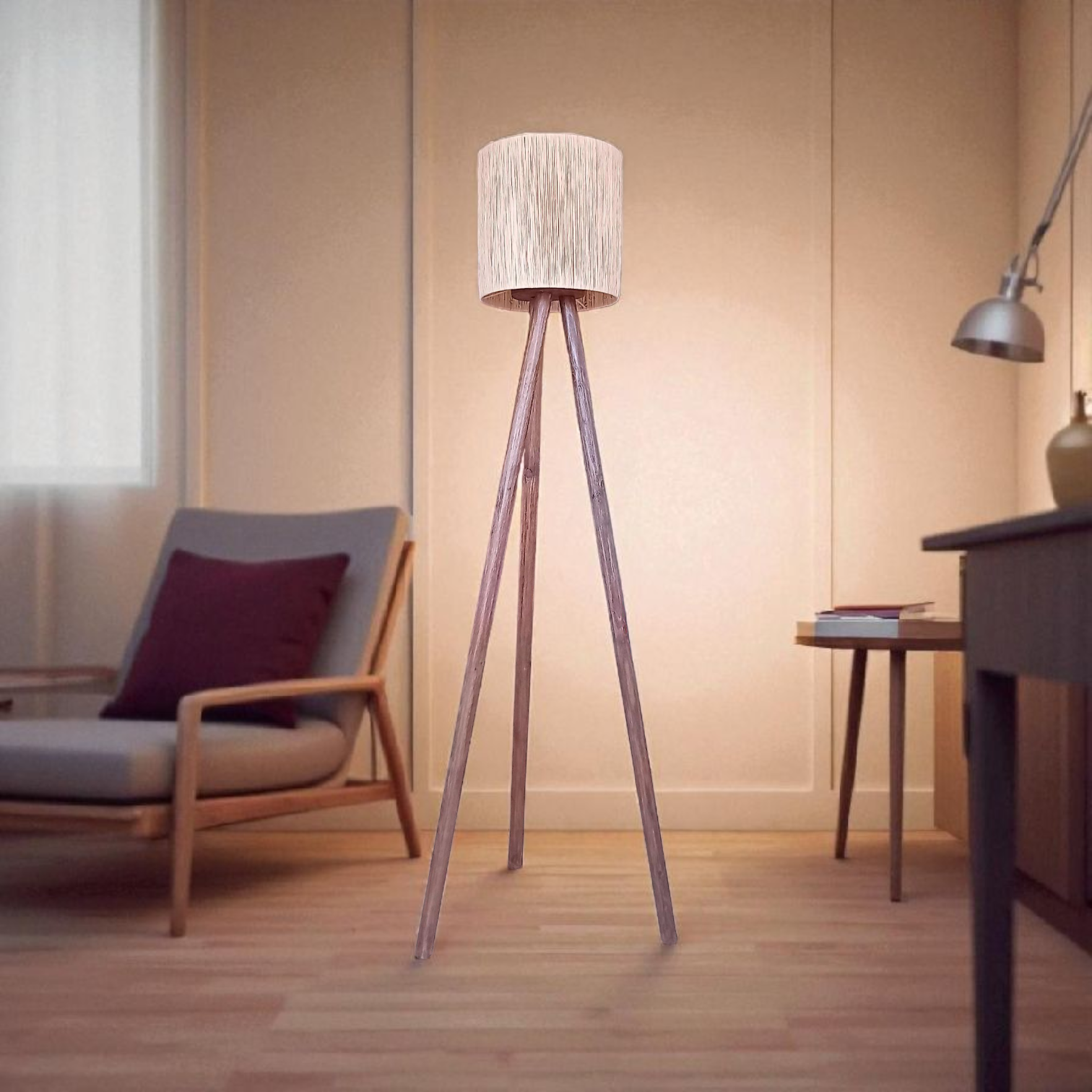Lampadaire en bois avec abat-jour artisanal