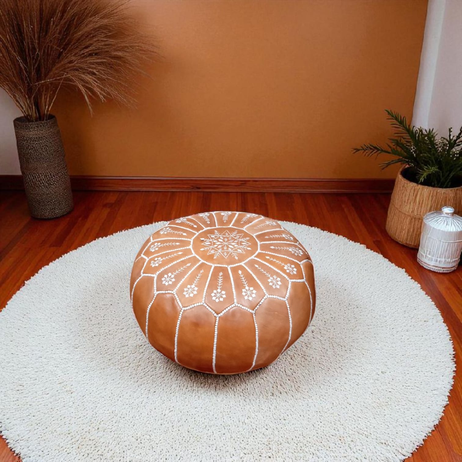 Pouf en cuir avec Sarma