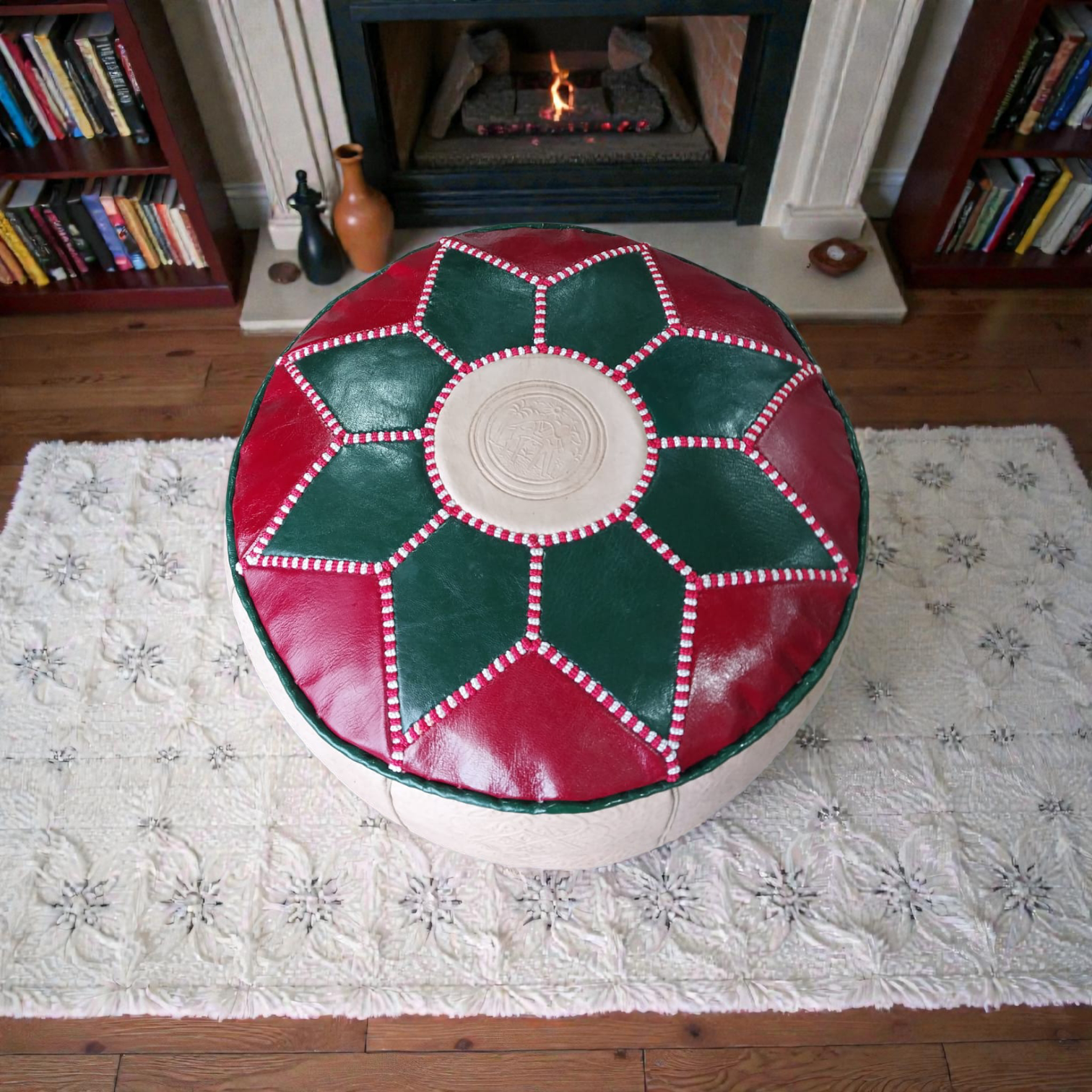 Pouf Marocain en Cuir – Couleurs du Drapeau Marocain