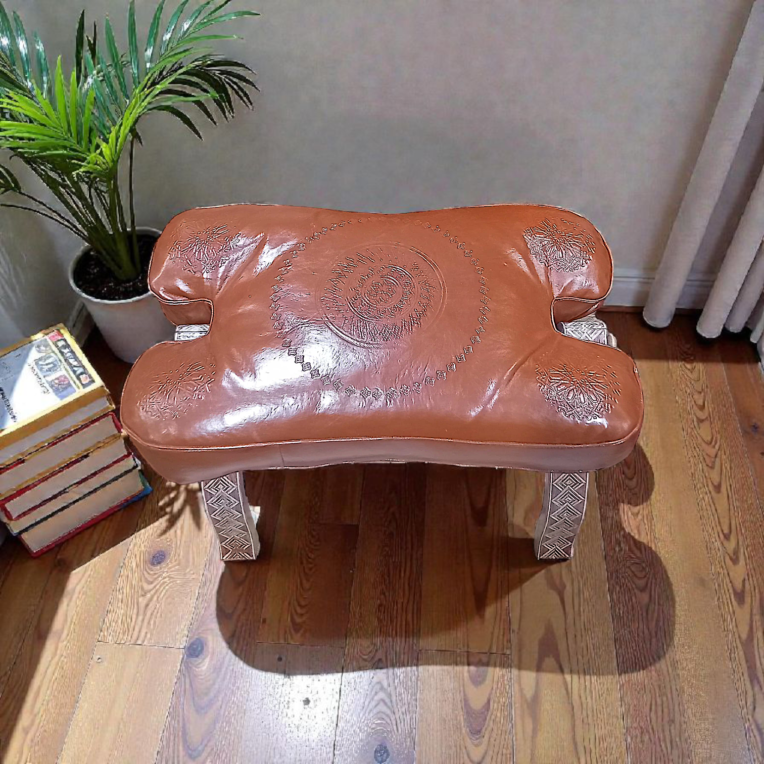 Tabouret pliable en bois avec pouf en cuir