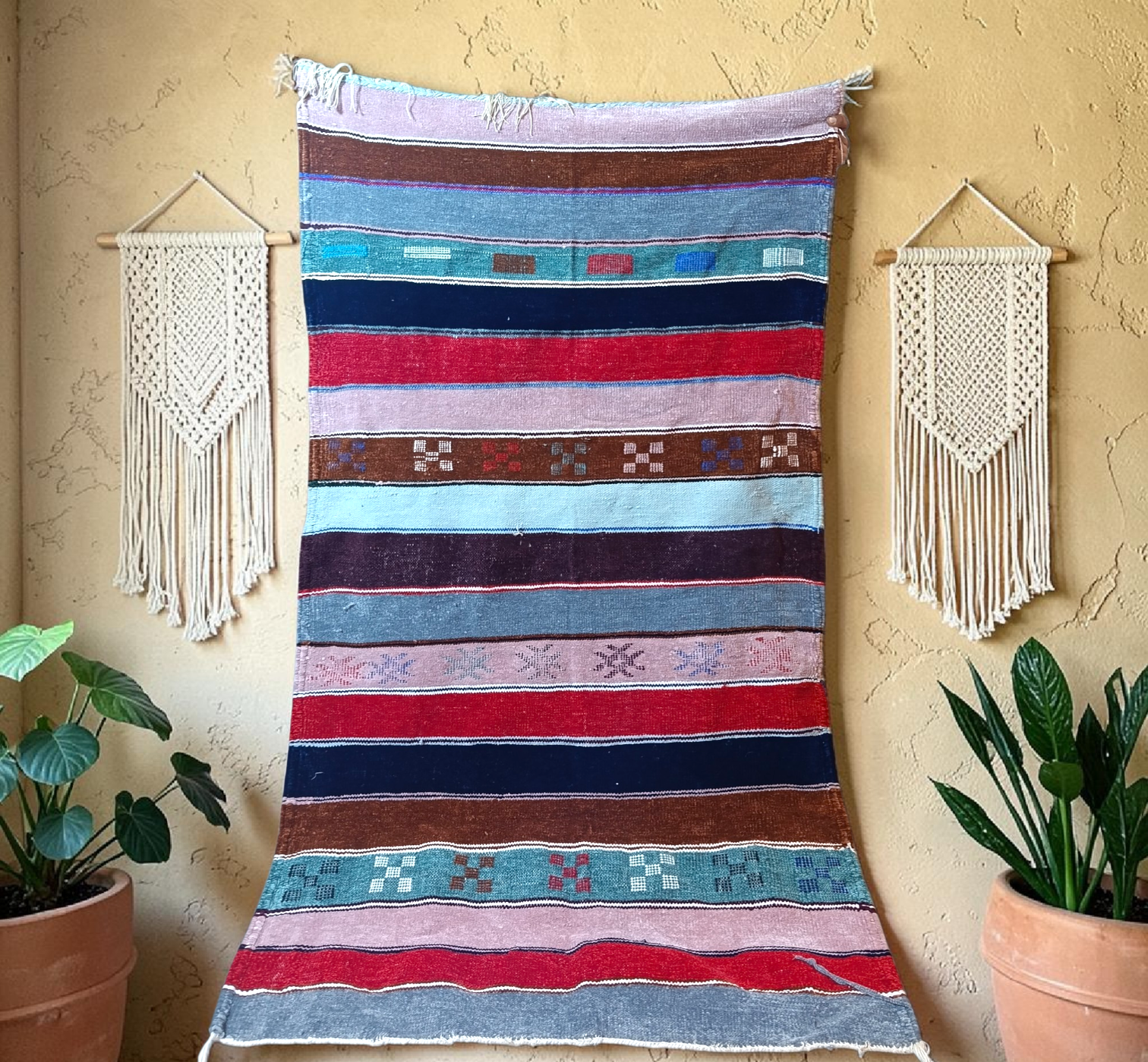 Tapis Mobra artisanal – Rayures berbères multicolores
