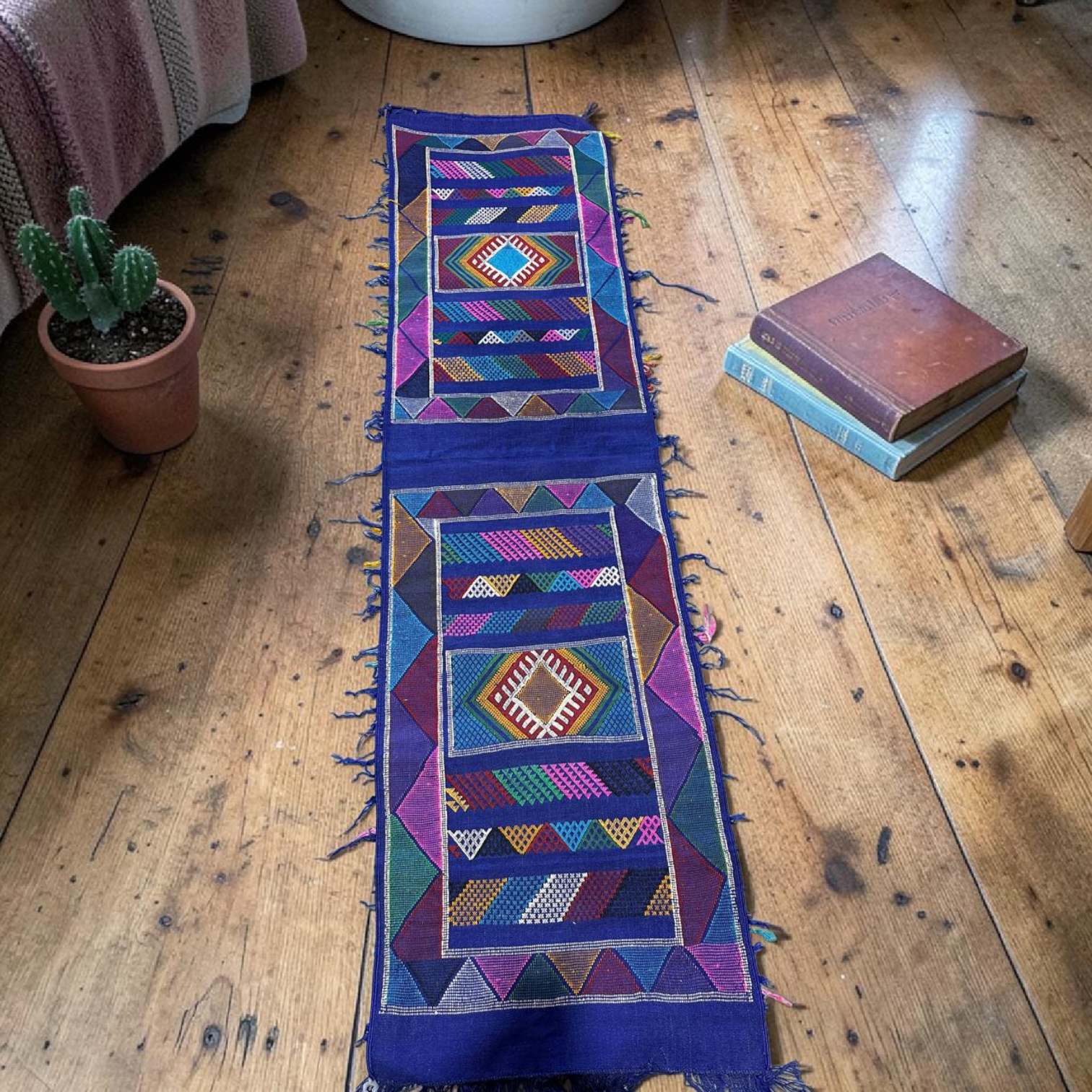 Duo de Tissages Nomades "Éclat d'Atlas" – Broderies Multicolores sur Bleu Cobalt